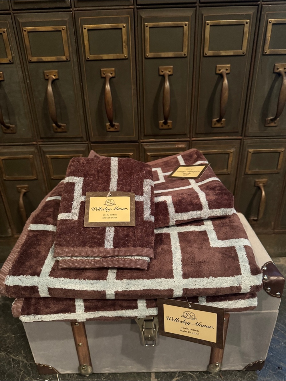 Wellesley Manor 💯 % cotton towel set